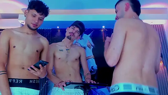 Dominic Max  online show from September 13, 2025, 4:40 pm