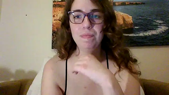 Snapshot of sweetsocalgirl chatting on March 21, 2026, 2:57 am sweetsocalgirl online show from March 21, 2026, 2:57 am