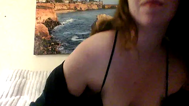Snapshot of sweetsocalgirl chatting on April 15, 2026, 2:50 am sweetsocalgirl online show from April 15, 2026, 2:50 am