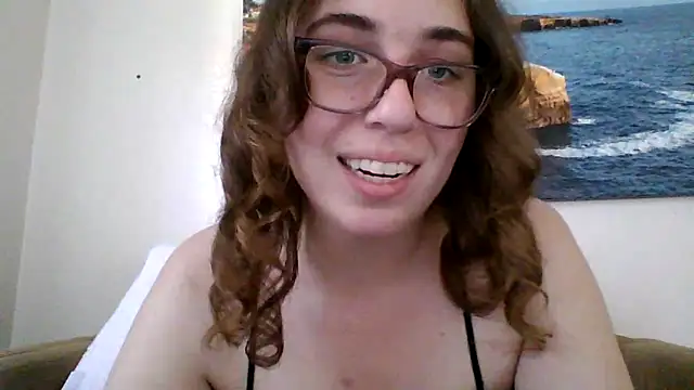 Snapshot of sweetsocalgirl chatting on March 19, 2026, 11:38 pm sweetsocalgirl online show from March 19, 2026, 11:38 pm