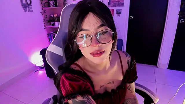 Snapshot of Liz_rogers_x chatting on January 10, 2026, 3:24 am Liz rogers x online show from January 10, 2026, 3:24 am