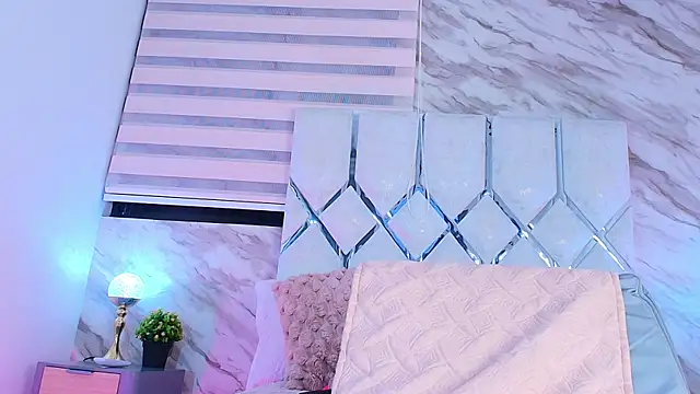 cataleya ebony  online show from December 3, 2025, 3:07 am