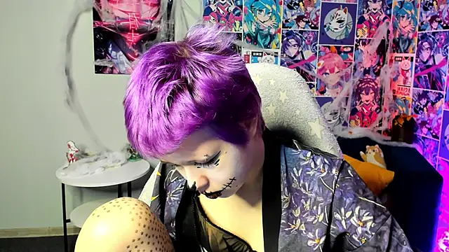 CarolineRichter online show from October 27, 2025, 4:02 am