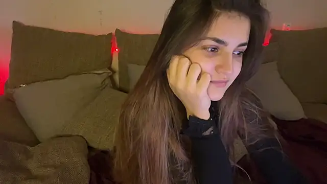 Vivalenti Kiss online show from December 4, 2025, 12:37 pm