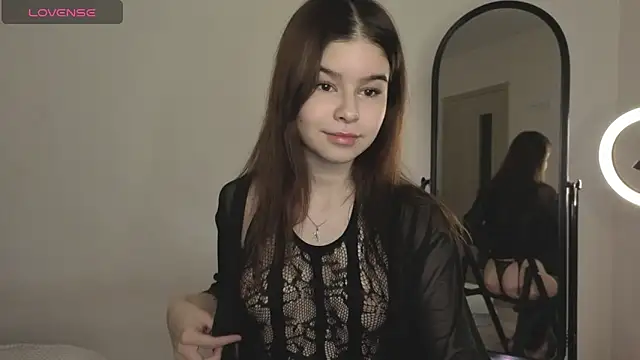 sladkoezzzka online show from September 15, 2025, 4:40 pm