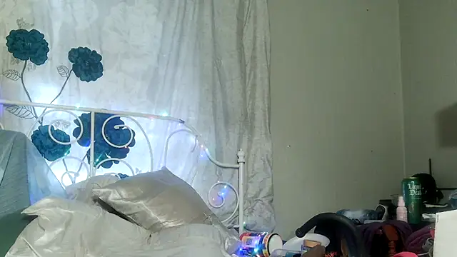 g0lden are0las89 online show from April 15, 2026, 9:26 pm