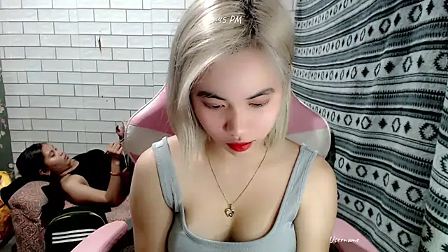 Rainea149 online show from October 17, 2025, 3:47 pm