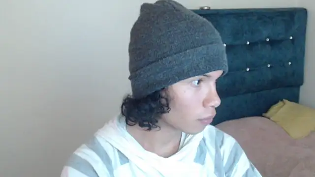 Snapshot of Xoxo_Smiles chatting on September 15, 2025, 8:31 pm Xoxo Smiles online show from September 15, 2025, 8:31 pm