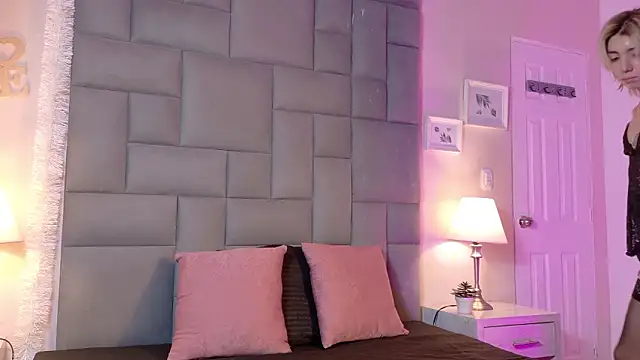 Snapshot of Noah_Bells chatting on February 27, 2026, 1:00 pm Noah Bells online show from February 27, 2026, 1:00 pm