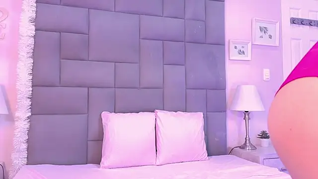 Snapshot of Noah_Bells chatting on December 20, 2025, 11:57 am Noah Bells online show from December 20, 2025, 11:57 am