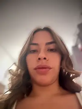 emma-conti2 online show from May 22, 2026, 1:09 pm