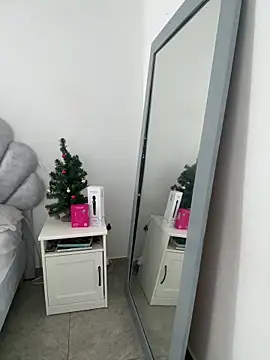 Snapshot of emma-conti2 chatting on December 18, 2025, 3:05 pm emma-conti2 online show from December 18, 2025, 3:05 pm