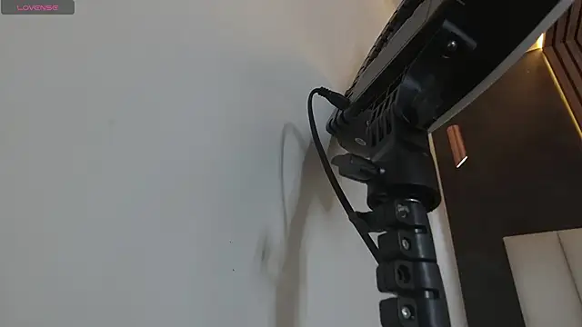 Snapshot of RiriiBrunette__ chatting on February 1, 2026, 12:03 pm RiriiBrunette online show from February 1, 2026, 12:03 pm