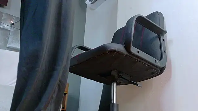 RiriiBrunette   online show from April 2, 2026, 7:42 pm