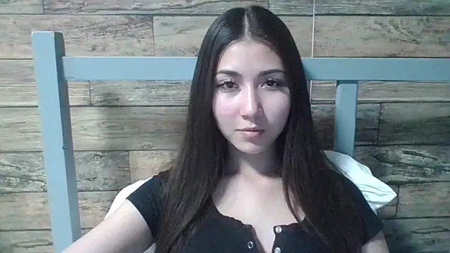 Virginia Hicks online show from October 6, 2025, 6:08 pm