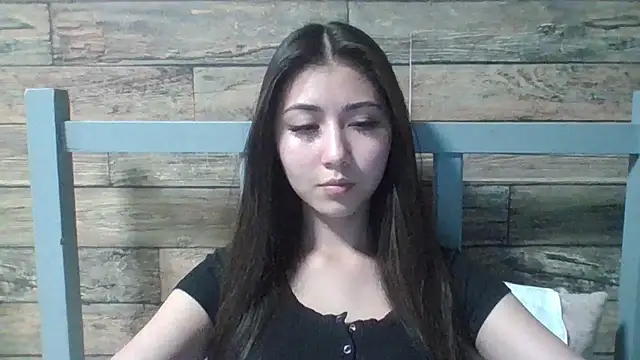 Virginia Hicks online show from October 5, 2025, 5:36 pm