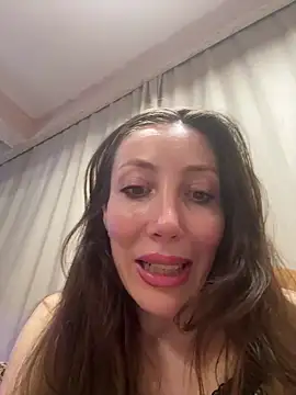 HellaryTourent online show from February 2, 2026, 6:51 pm