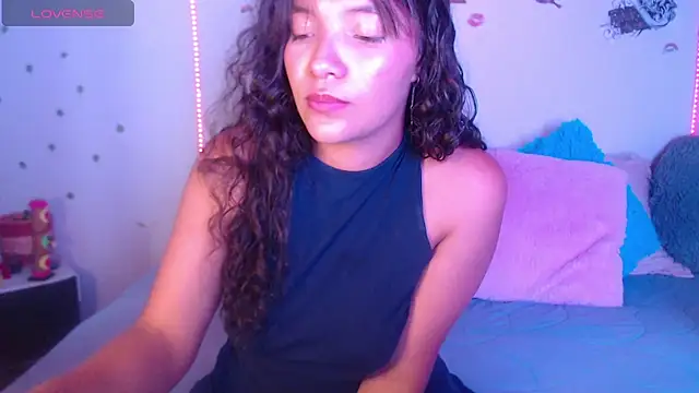 Snapshot of mia_blue01 chatting on September 14, 2025, 9:37 pm mia blue01 online show from September 14, 2025, 9:37 pm