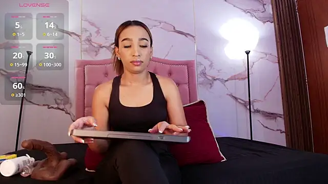 Snapshot of AlyaThompson chatting on October 16, 2025, 4:10 am AlyaThompson online show from October 16, 2025, 4:10 am