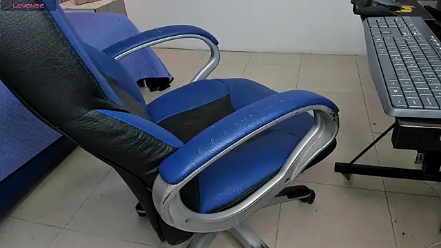 SamBlack  online show from April 27, 2026, 12:41 am