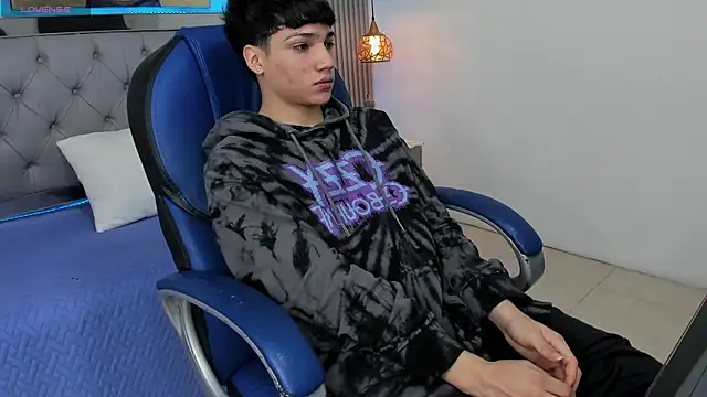 SamBlack  online show from April 26, 2026, 12:35 pm