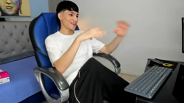SamBlack  online show from June 12, 2026, 12:36 pm