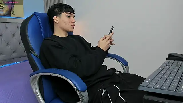 SamBlack  online show from April 25, 2026, 1:41 pm