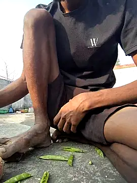 RAYI Queen 4 online show from February 6, 2026, 2:51 am