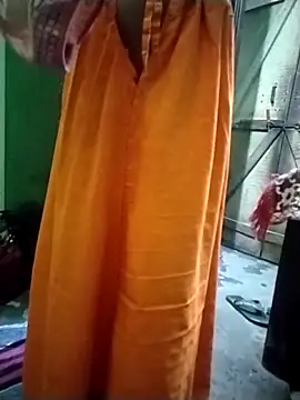 Snapshot of RAYI_Queen_4 chatting on October 30, 2025, 4:48 pm RAYI Queen 4 online show from October 30, 2025, 4:48 pm