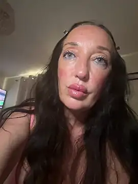 Snapshot of Kinky-CarlaXX chatting on July 16, 2026, 7:33 pm Kinky-CarlaXX online show from July 16, 2026, 7:33 pm