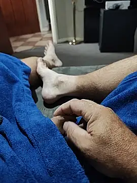 hubbyfun19 online show from July 18, 2026, 4:43 am