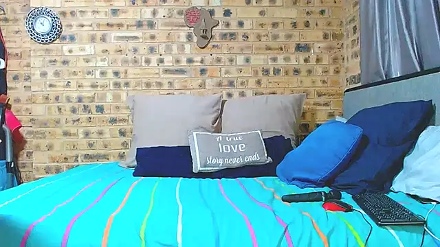 AFRICANBOOTYLICIOUSxxx online show from November 5, 2025, 2:58 am