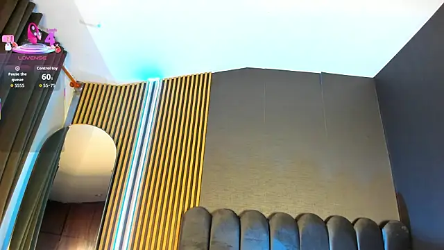 Gina 77 online show from December 5, 2025, 7:45 pm