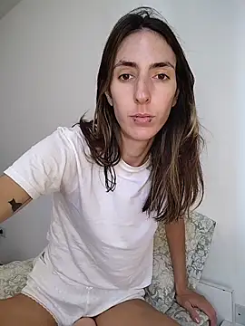 sweetsinxxx online show from April 18, 2026, 4:31 pm