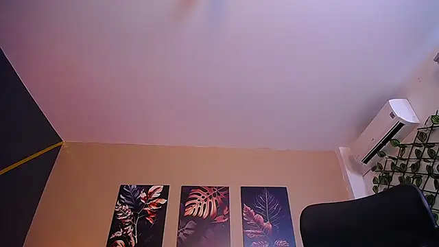 Snapshot of ChristopherBlack_ chatting on October 23, 2025, 1:10 pm ChristopherBlack online show from October 23, 2025, 1:10 pm