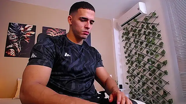 Snapshot of ChristopherBlack_ chatting on November 10, 2025, 1:05 pm ChristopherBlack online show from November 10, 2025, 1:05 pm