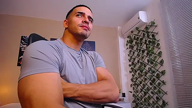 Snapshot of ChristopherBlack_ chatting on November 17, 2025, 1:15 pm ChristopherBlack online show from November 17, 2025, 1:15 pm