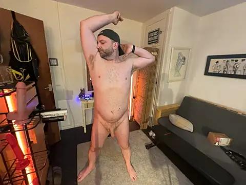 Snapshot of Dilfcam101 chatting on March 9, 2026, 8:40 am Dilfcam101 online show from March 9, 2026, 8:40 am