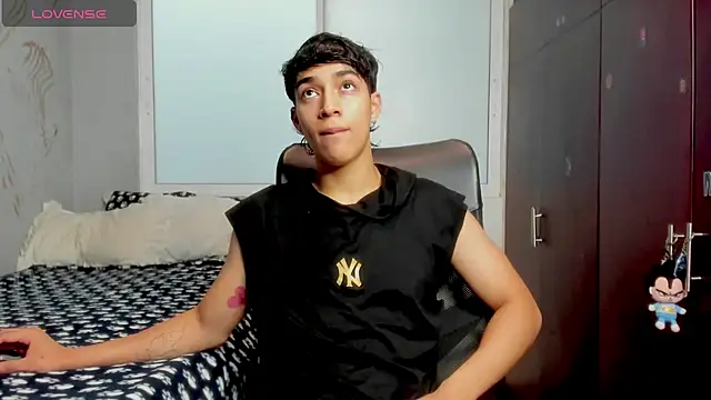 Noxx starkK online show from December 16, 2025, 5:06 pm