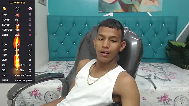 Snapshot of Rory_castro chatting on October 17, 2025, 10:55 pm Rory castro online show from October 17, 2025, 10:55 pm