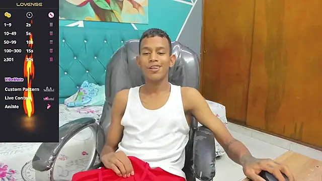 Snapshot of Rory_castro chatting on October 21, 2025, 10:20 pm Rory castro online show from October 21, 2025, 10:20 pm