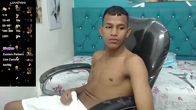 Snapshot of Rory_castro chatting on October 14, 2025, 10:53 pm Rory castro online show from October 14, 2025, 10:53 pm