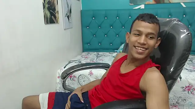 Snapshot of Rory_castro chatting on September 13, 2025, 10:32 pm Rory castro online show from September 13, 2025, 10:32 pm