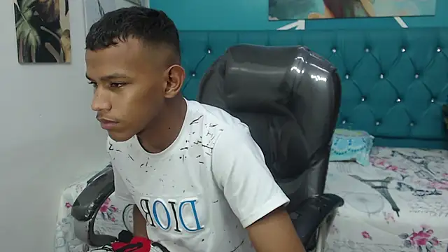 Snapshot of Rory_castro chatting on October 7, 2025, 10:55 pm Rory castro online show from October 7, 2025, 10:55 pm