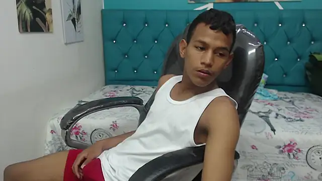 Snapshot of Rory_castro chatting on September 28, 2025, 10:50 pm Rory castro online show from September 28, 2025, 10:50 pm