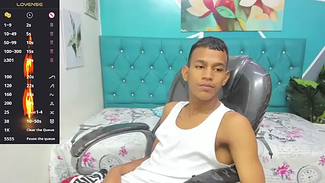 Snapshot of Rory_castro chatting on October 19, 2025, 10:56 pm Rory castro online show from October 19, 2025, 10:56 pm