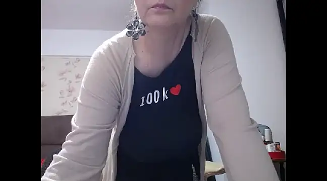 Snapshot of Mary_x chatting on March 19, 2025, 10:00 am Mary x online show from March 19, 2025, 10:00 am