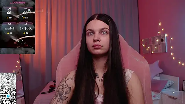 Michela Fruet online show from June 10, 2026, 1:07 am