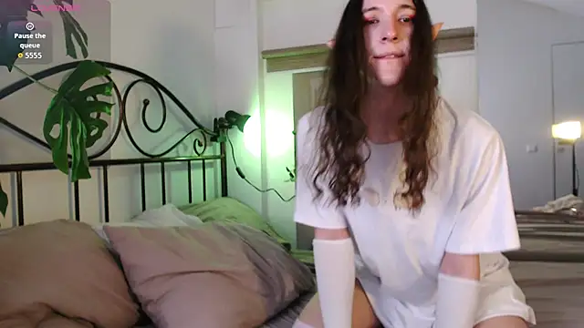 Snapshot of SilverMuse chatting on March 5, 2026, 7:54 pm SilverMuse online show from March 5, 2026, 7:54 pm