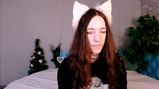 SilverMuse online show from December 19, 2025, 10:01 pm